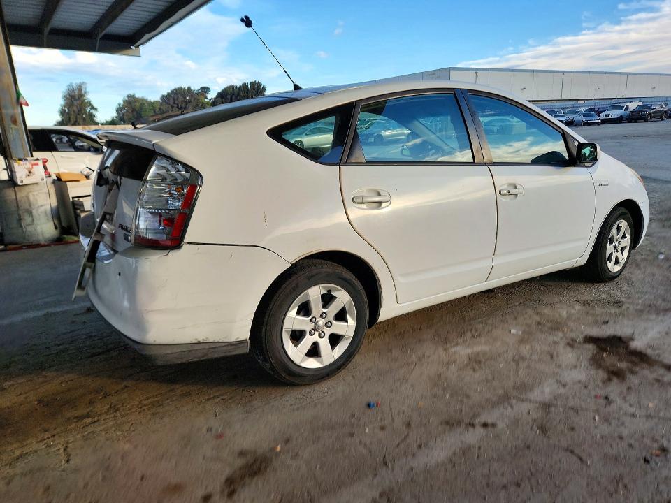 Снимка 3 от търг – 2007 TOYOTA PRIUS с VIN JTDKB20U577676706