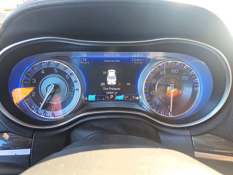 Снимка 9 от търг – 2018 CHRYSLER 300 с VIN 2C3CCAAG0JH278095