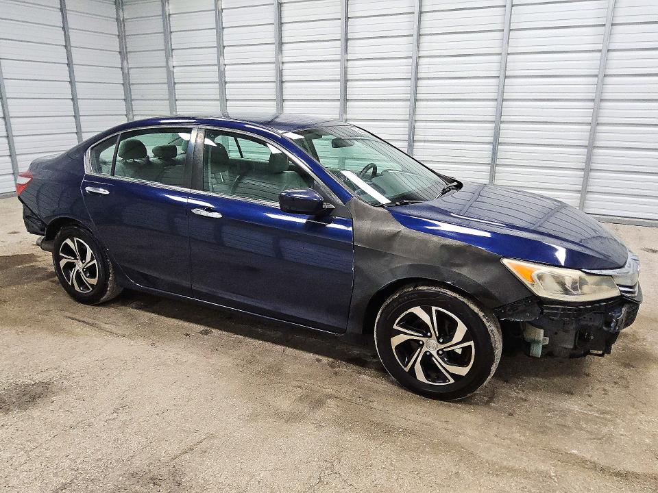 Снимка 4 от търг – 2017 HONDA ACCORD с VIN 1HGCR2F39HA185236