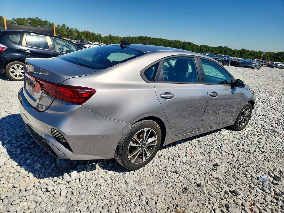 Фото 3 с аукциона – 2022 KIA FORTE с VIN 3KPF24AD5NE491211