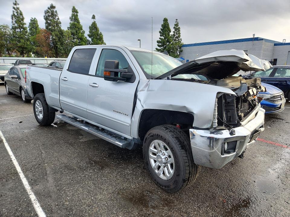 Снимка 4 от търг – 2018 CHEVROLET SILVERADO с VIN 1GC1KVEY2JF231331