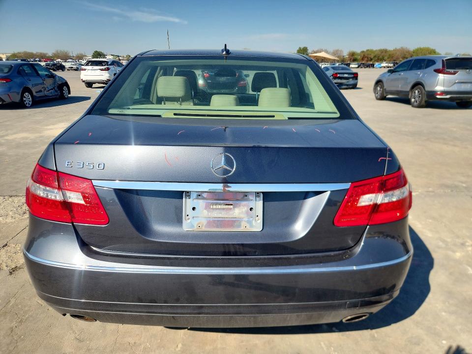Photo 6 from auction – 2010 MERCEDES-BENZ E with VIN WDDHF5GB2AA084071