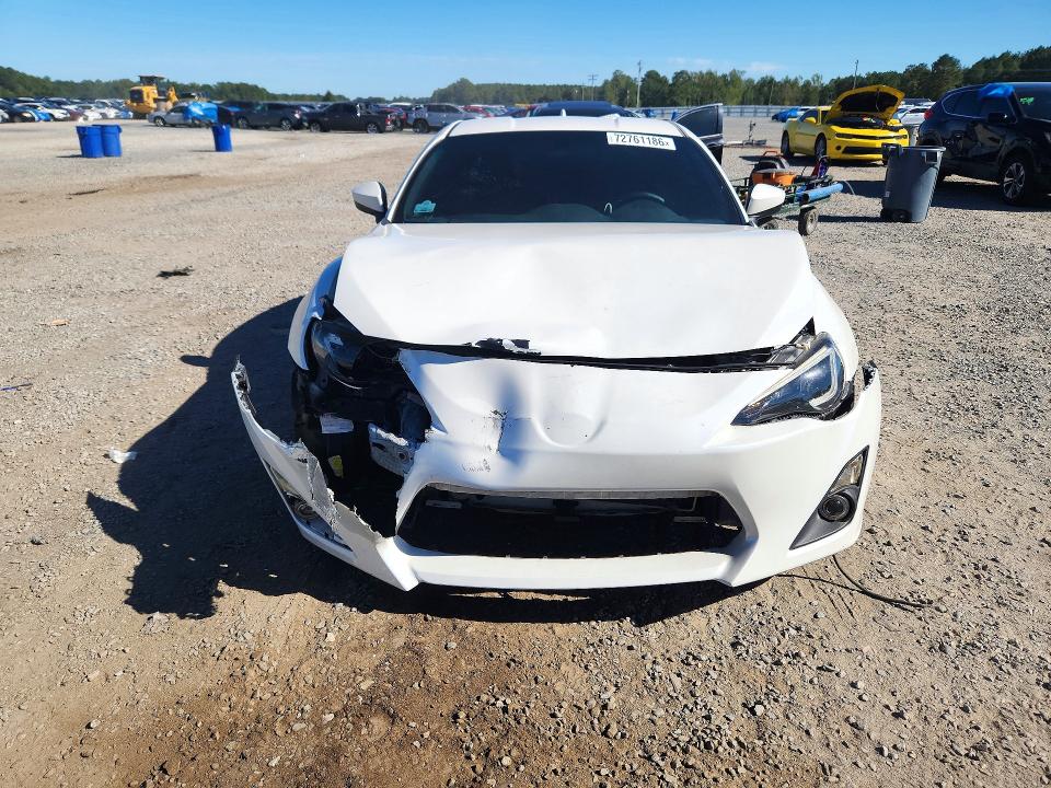 Снимка 5 от търг – 2015 SCION FR-S с VIN JF1ZNAA15F8711991