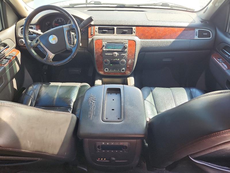 Zdjęcie 8 z aukcji – 2011 CHEVROLET TAHOE z VIN 1GNSCBE05BR112464