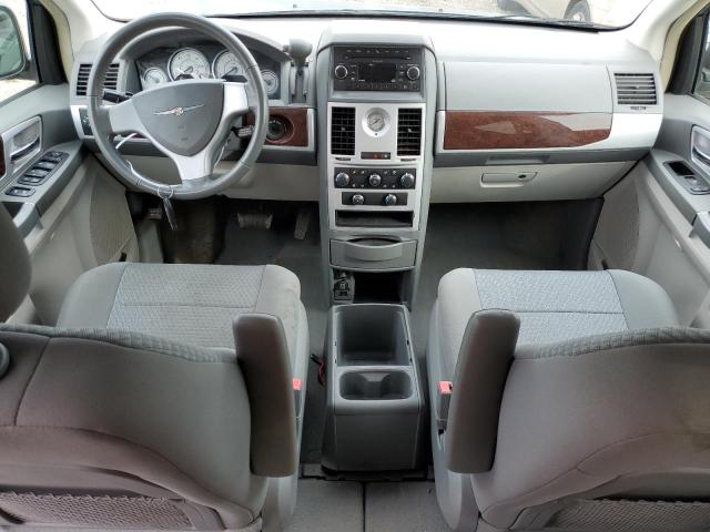Photo 8 from auction – 2010 CHRYSLER TOWN & COU with VIN 2A4RR5D19AR357692