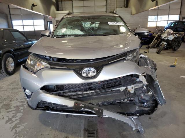 Photo 5 from auction – 2017 TOYOTA RAV4 XLE with VIN 2T3RFREV8HW611111