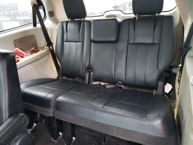 Photo 10 from auction – 2015 CHRYSLER TOWN & COU with VIN 2C4RC1BG3FR577327