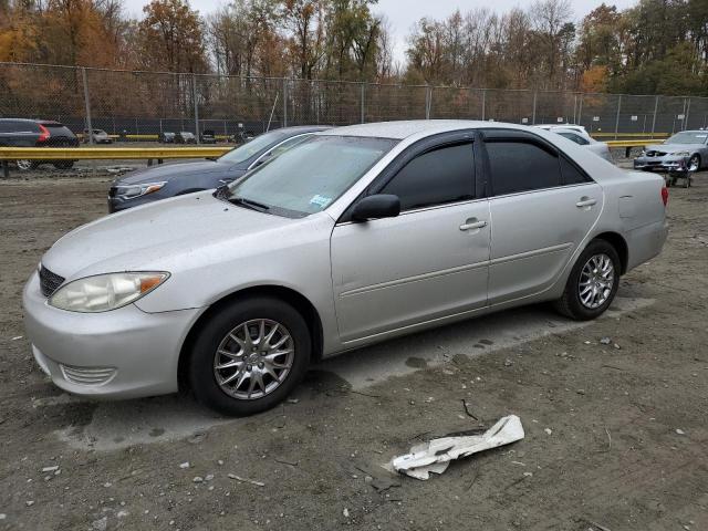 TOYOTA CAMRY LE 2005 with VIN 4T1BE30K55U547712 - Photo from auction