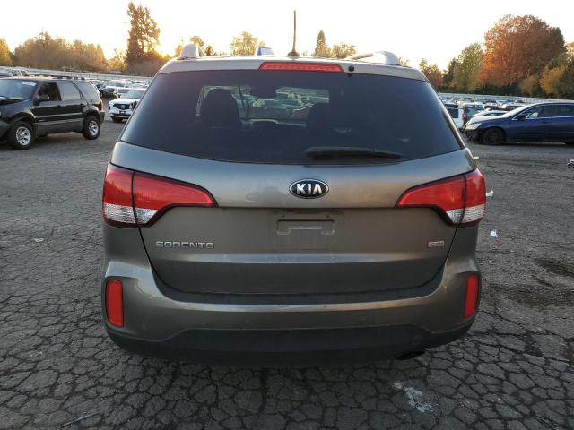 Photo 6 from auction – 2015 KIA SORENTO LX with VIN 5XYKTCA60FG585492