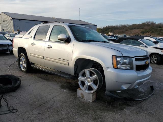 Photo 4 from auction – 2013 CHEVROLET AVALANCHE with VIN 3GNTKFE70DG244286