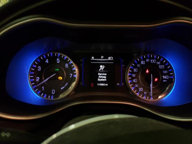 Photo 9 from auction – 2015 CHRYSLER 200 LIMITE with VIN 1C3CCCABXFN572280