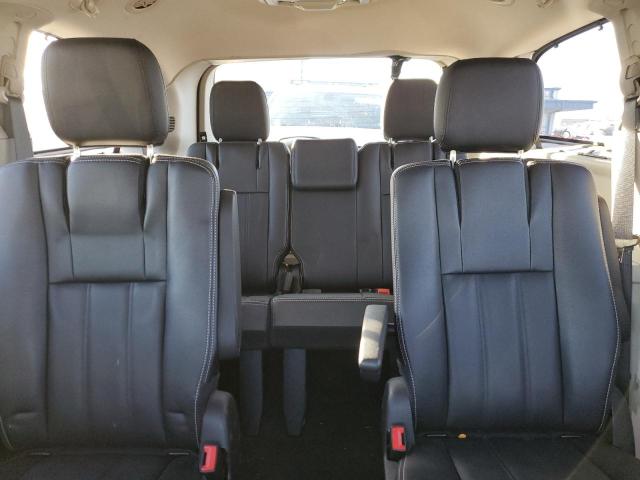 Photo 10 from auction – 2016 CHRYSLER TOWN & COU with VIN 2C4RC1BG5GR302902