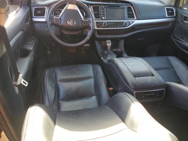 Photo 8 from auction – 2018 TOYOTA HIGHLANDER with VIN 5TDJZRFH5JS903321