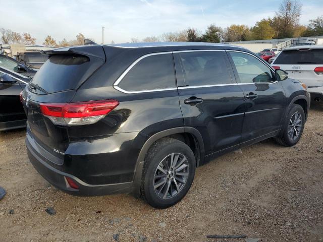 Photo 3 from auction – 2017 TOYOTA HIGHLANDER with VIN 5TDJZRFH9HS469818