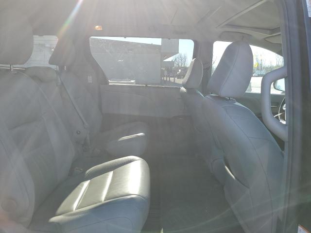 Photo 11 from auction – 2016 TOYOTA SIENNA XLE with VIN 5TDYK3DC2GS710754