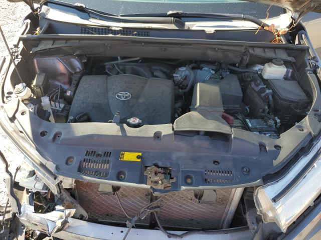 Photo 12 from auction – 2018 TOYOTA HIGHLANDER with VIN 5TDKZRFH3JS548010