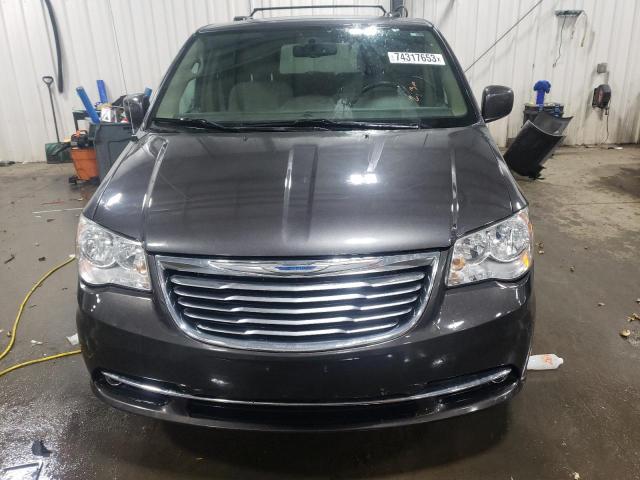 Photo 5 from auction – 2016 CHRYSLER TOWN & COU with VIN 2C4RC1BG4GR113352