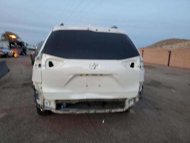 Photo 6 from auction – 2018 TOYOTA SIENNA XLE with VIN 5TDDZ3DC1JS208495