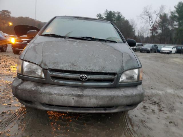Photo 5 from auction – 1998 TOYOTA SIENNA LE with VIN 4T3ZF13C3WU076284