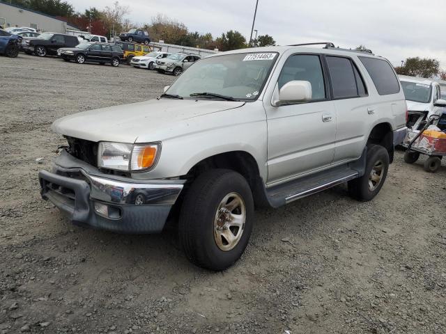 TOYOTA 4RUNNER SR 2000 with VIN JT3GN86R4Y0155686 - Photo from auction