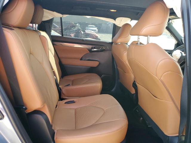 Photo 11 from auction – 2021 TOYOTA HIGHLANDER with VIN 5TDFZRBH1MS124112