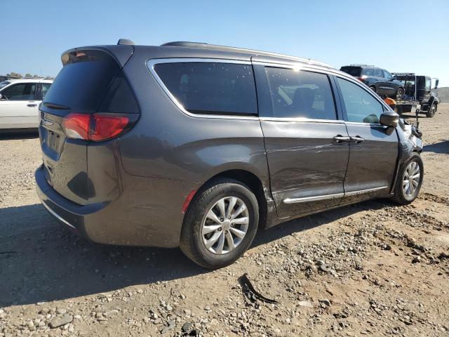 Photo 3 from auction – 2017 CHRYSLER PACIFICA T with VIN 2C4RC1BG7HR621719