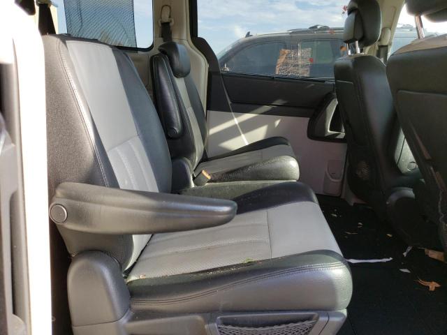 Photo 11 from auction – 2010 CHRYSLER TOWN & COU with VIN 2A4RR8DXXAR321340