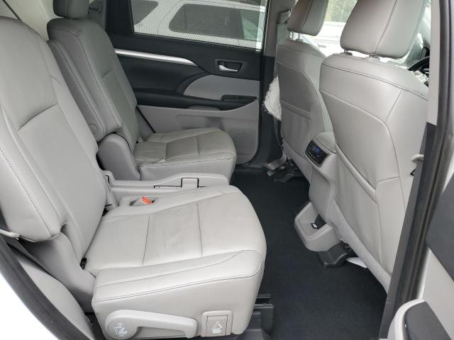 Photo 11 from auction – 2019 TOYOTA HIGHLANDER with VIN 5TDKZRFH4KS571118