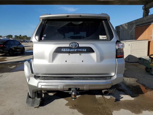 Photo 6 from auction – 2018 TOYOTA 4RUNNER SR with VIN JTEBU5JR3J5535864
