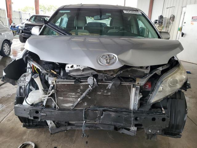 Photo 5 from auction – 2015 TOYOTA SIENNA LE with VIN 5TDKK3DC9FS540400