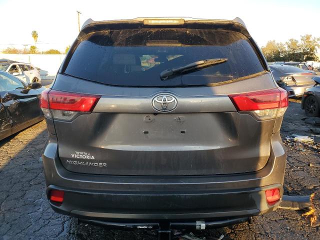 Photo 6 from auction – 2018 TOYOTA HIGHLANDER with VIN 5TDZZRFH7JS258075