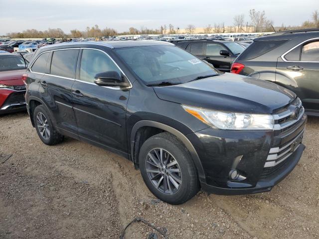 Photo 4 from auction – 2017 TOYOTA HIGHLANDER with VIN 5TDJZRFH9HS469818