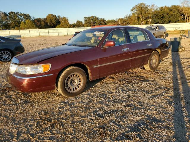 LINCOLN TOWN CAR C 2000 with VIN 1LNHM83W8YY813780 - Photo from auction