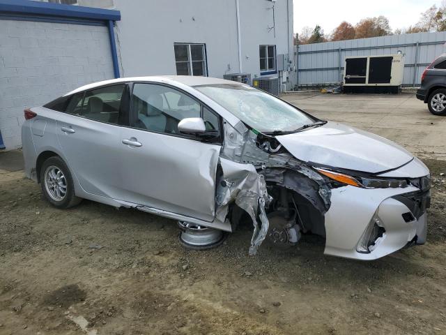 Photo 4 from auction – 2017 TOYOTA PRIUS PRIM with VIN JTDKARFP1H3030701