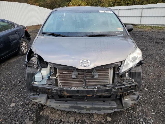 Photo 5 from auction – 2015 TOYOTA SIENNA LE with VIN 5TDKK3DC4FS533726