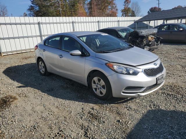 Photo 4 from auction – 2016 KIA FORTE LX with VIN KNAFK4A69G5604378