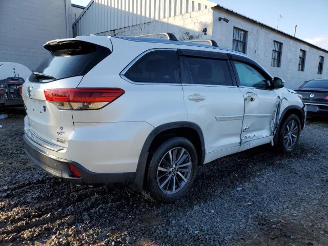 Фото 3 с аукциона – 2018 TOYOTA HIGHLANDER с VIN 5TDJZRFH4JS873728