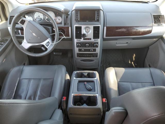 Photo 8 from auction – 2010 CHRYSLER TOWN & COU with VIN 2A4RR5D12AR153350