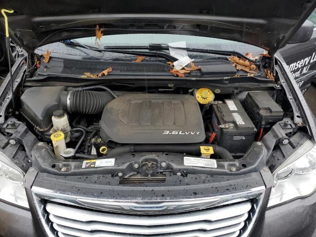 Photo 12 from auction – 2015 CHRYSLER TOWN & COU with VIN 2C4RC1BG9FR676346