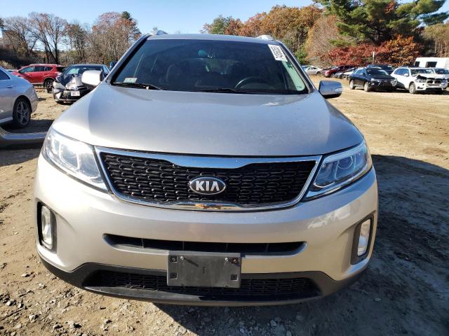 Photo 5 from auction – 2014 KIA SORENTO LX with VIN 5XYKTDA67EG473129