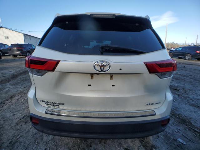 Photo 6 from auction – 2018 TOYOTA HIGHLANDER with VIN 5TDJZRFH0JS522864