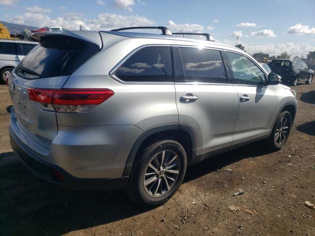Photo 3 from auction – 2019 TOYOTA HIGHLANDER with VIN 5TDKZRFH6KS361944
