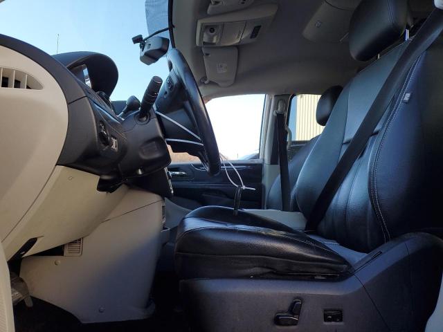 Photo 7 from auction – 2013 CHRYSLER TOWN & COU with VIN 2C4RC1BG9DR692754