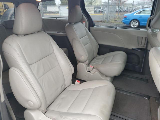 Photo 11 from auction – 2017 TOYOTA SIENNA XLE with VIN 5TDDZ3DC5HS162857