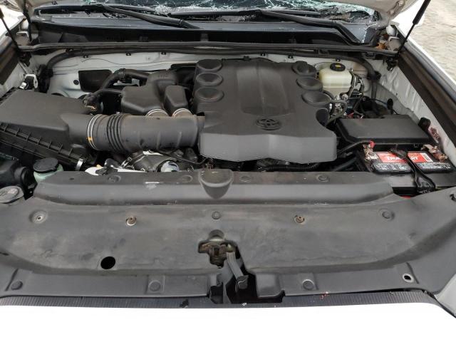 Photo 12 from auction – 2018 TOYOTA 4RUNNER SR with VIN JTEBU5JR9J5529308