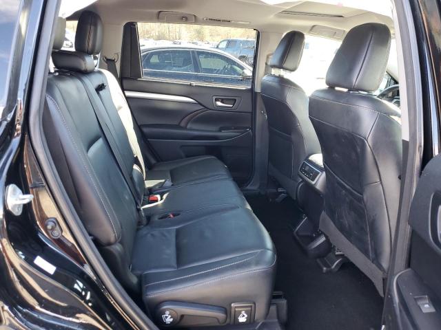 Photo 11 from auction – 2018 TOYOTA HIGHLANDER with VIN 5TDJZRFH8JS814956