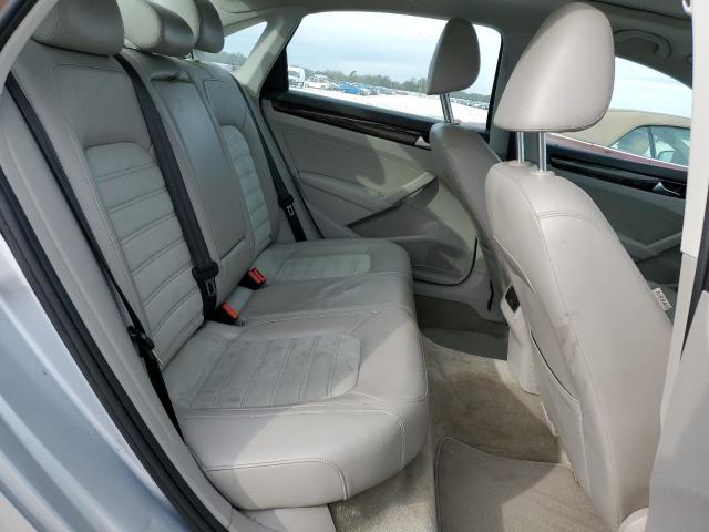 Photo 10 from auction – 2015 VOLKSWAGEN PASSAT SEL with VIN 1VWCV7A35FC059307