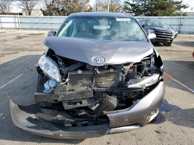Photo 5 from auction – 2017 TOYOTA SIENNA LE with VIN 5TDKZ3DC1HS856470