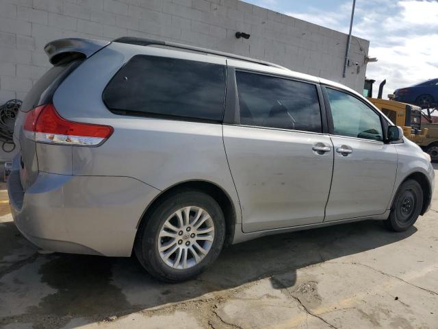 Photo 3 from auction – 2013 TOYOTA SIENNA XLE with VIN 5TDYK3DC5DS404448