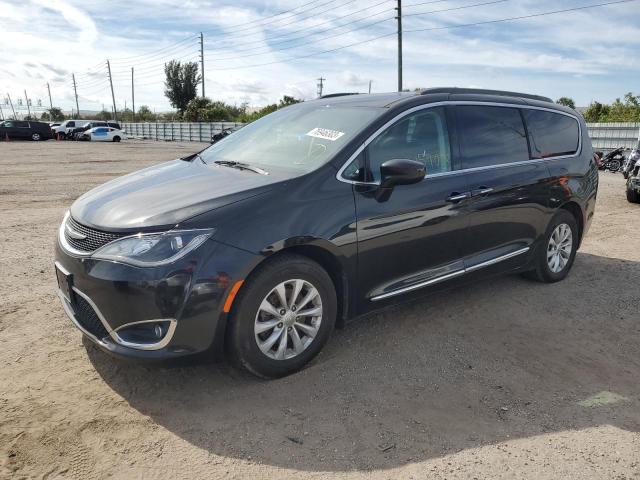 CHRYSLER PACIFICA T 2017 with VIN 2C4RC1BGXHR832140 - Photo from auction